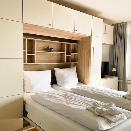 Klaar Kiming- Meerblick 1b, Sandwall